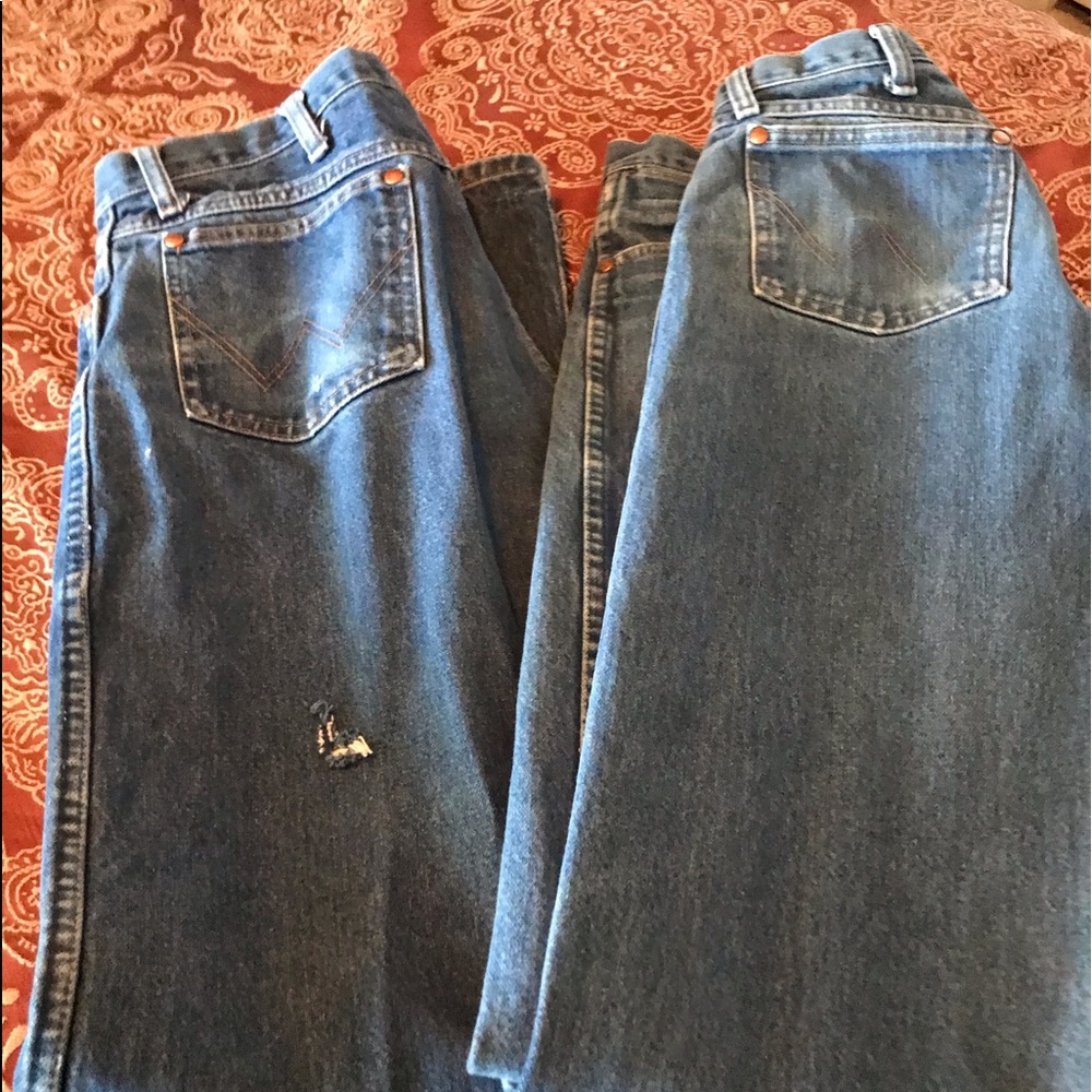 2 pairs of Wrangler Jeans